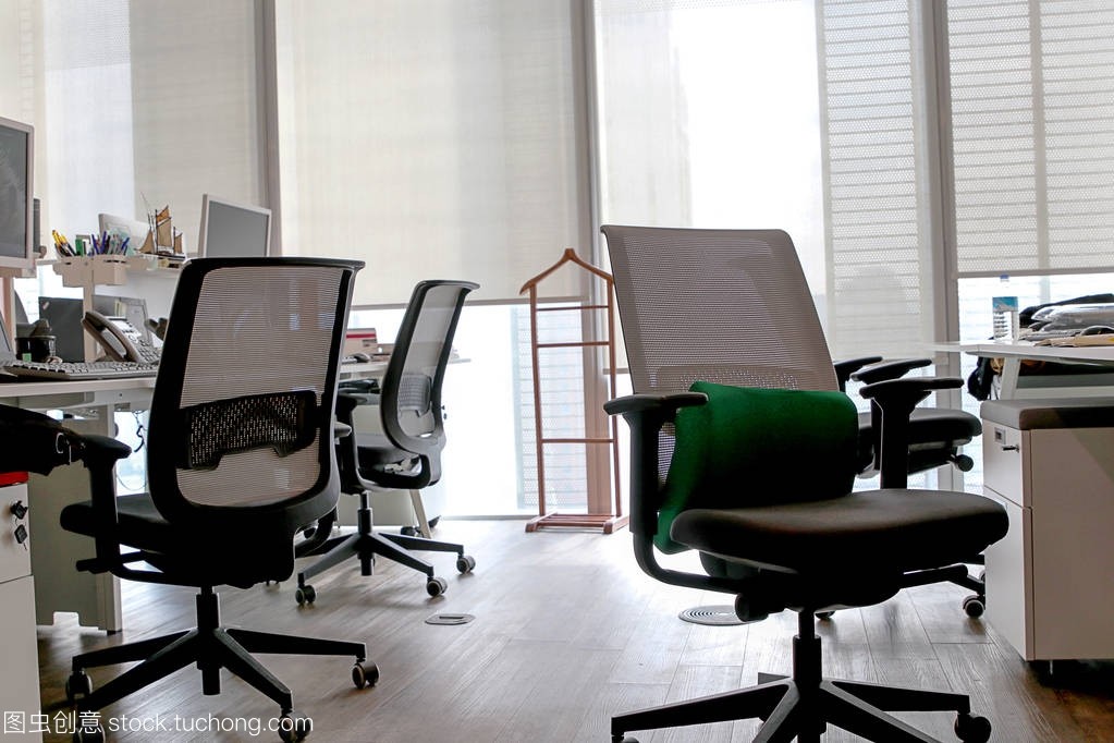 辦公室與辦公椅的優(yōu)化選擇，提升辦公效率與舒適性
